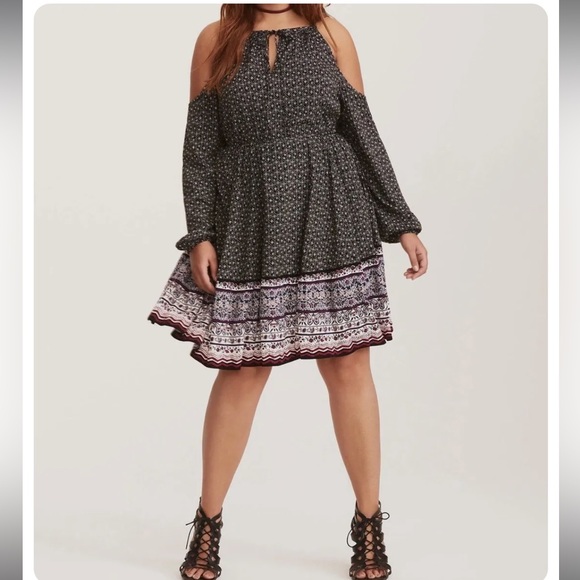 Torrid Border Print Challis Cold Shoulder Dress size 0 equivalent large 12 - Picture 11 of 11